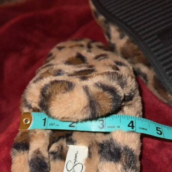 Jessica Simpson snugly plush leopard home slipper Sz 7 - Picture 7 of 8